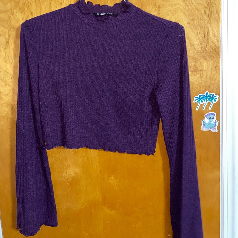 Purple crop top with loose sleeves